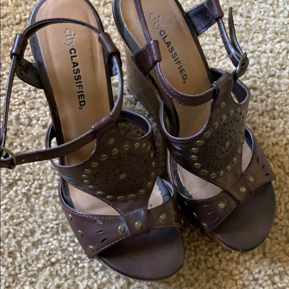 Brown wedges